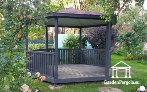 Šesťstranný drevený altánok — útulný záhradný altánok s podlahou a krytou strechou - garden gazebo pergola