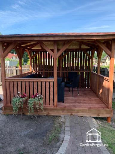 3x3,5 m hnedý drevený altánok — útulný záhradný altánok s podlahou a dekoratívnymi mriežkovými stranami - garden gazebo pergola